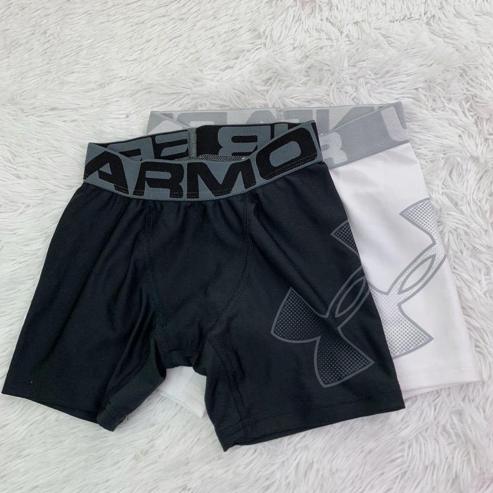 Under Armour NWT set‎ of 2 boy's Heat gear shorts in black white